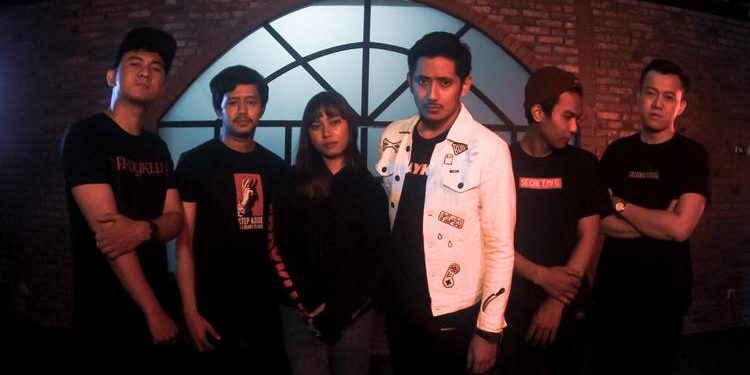 Close Me Closet Feels & Faith Video Musik