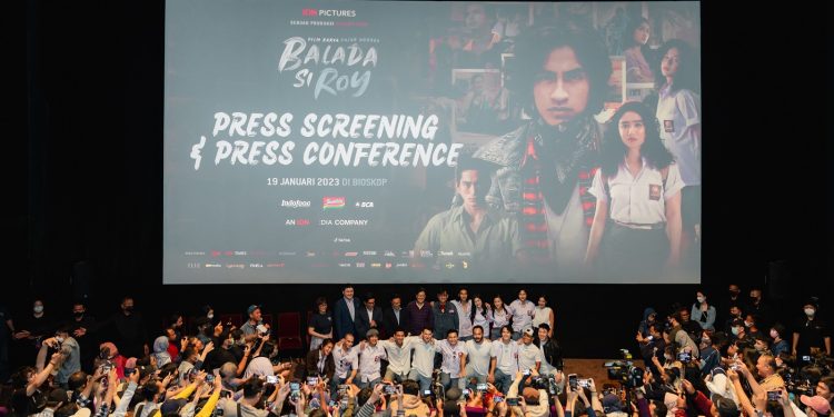 Petualangan Mencari Jati Diri dan Cinta Sejati di Film “Balada Si Roy”