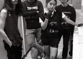Single Perdana Band Emo Bandung Sink In The Blue Ocean