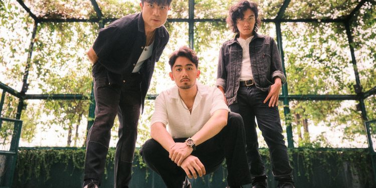 Vintonic Terinspirasi Anime Jepang Merilis Single “Should I Stay”