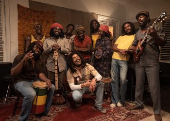 Warisan Kemanusiaan Seorang Legenda Terangkum dalam Film “Bob Marley: One Love”