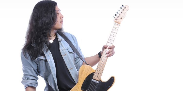 Solois Asal Malang, Abih RV Lepas Album Perdana Berjudul “First Vault”