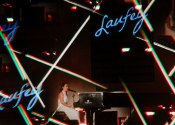 Laufey Puaskan Penggemar Di Hari Kedua Java Jazz 2024