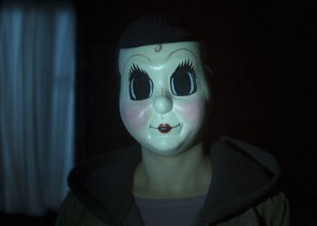 Teror Keji Tiga Orang Asing Bertopeng Kembali dalam Film “The Strangers: Chapter 1”