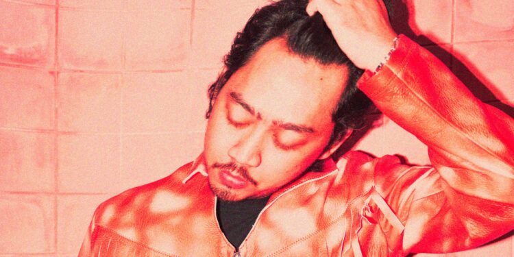 Pamungkas Rilis Album Baru “Hardcore Romance” dan Single “Fight Some More”