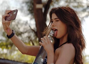 “1 Million Followers” Menelusuri Kejadian di Balik Kehidupan Seorang Influencer