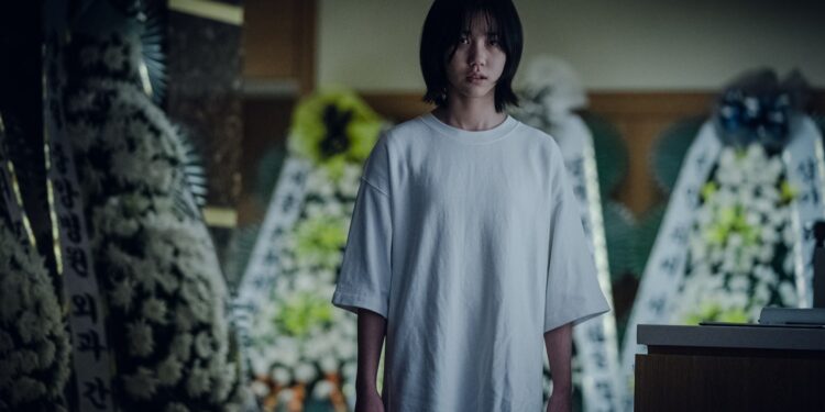 Film Eksorsisme Unik Disuguhkan Sutradara Moon-Sub Hyun pada “Devils Stay”