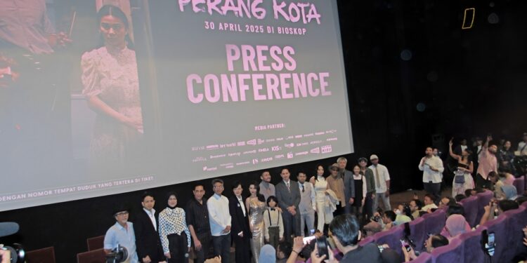 “Perang Kota” – Film Adaptasi Novel Klasik Karya Mochtar Lubis Tayang Akhir April!