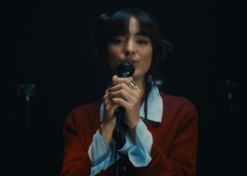 MV “Tinggal” dari Mawar de Jongh: Y2K, Upbeat dan Getir yang Bikin Ngena Banget