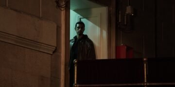 “Relay” – Thriller Paranoia Ala 70an dengan Sentuhan Anti-Teknologi 🔥📞