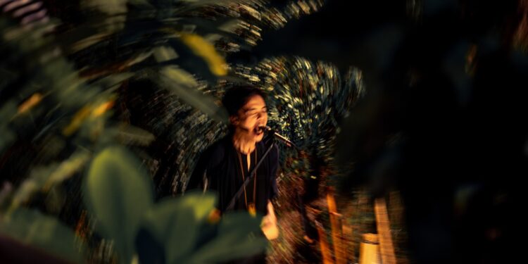 🎶 Bisma Karisma & Tridhatu Bawa “Persinggahan Rihlah” ke Semarang: Perjalanan Musik yang Jadi Ruang Doa & Refleksi 🌿🌕