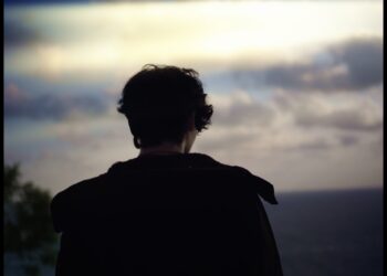 “Miquella”: Album yang Bikin Kita Intip Isi Diary Crawla