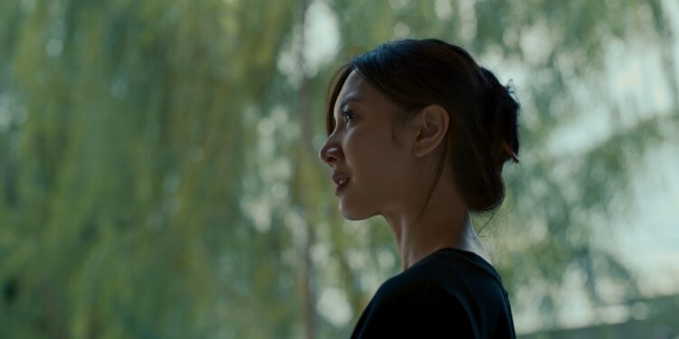 “Rutinitas” Jadi Ruang Duka: Idgitaf Hadirkan Visual Intim Bersama Sheila Dara