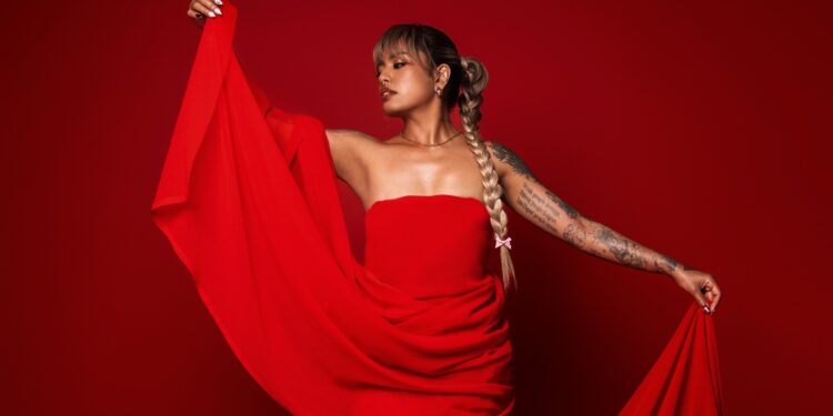 Lembut Tapi Tegas: Jey Denise Rayakan Diri Lewat ‘No. 1 Priority