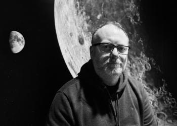 “Blue To Black”: Balada Gelap WhiteRoomNightmare tentang Jarak, Orbit dan Hati yang Tertinggal