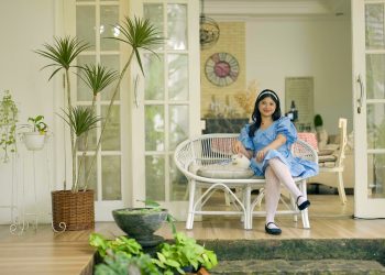 “DM”: Degup Pertama Cinta Digital yang Manis dari Shakirra Vier