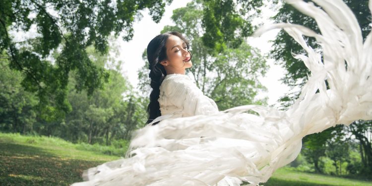 Yura Yunita dan “Pertiwi”: Ketika Sunyi Menjadi Tempat Pulang bagi Keberanian